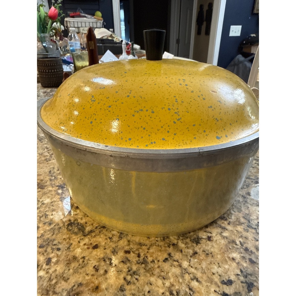 Vintage Club Aluminum Dutch Oven Harvest Yellow Speckled 10 inch Pot with Lid